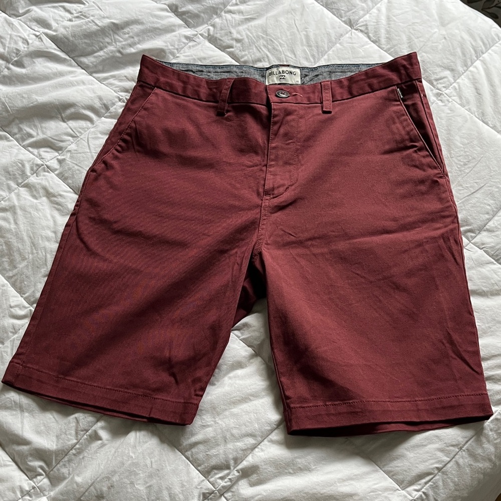 Red Men's Billabong Shorts Size 32